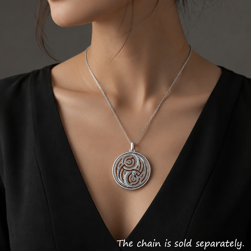 Panther Maze Round Pendant Bra - đánh giá và giá Men'S Accessories Jewelry Brands